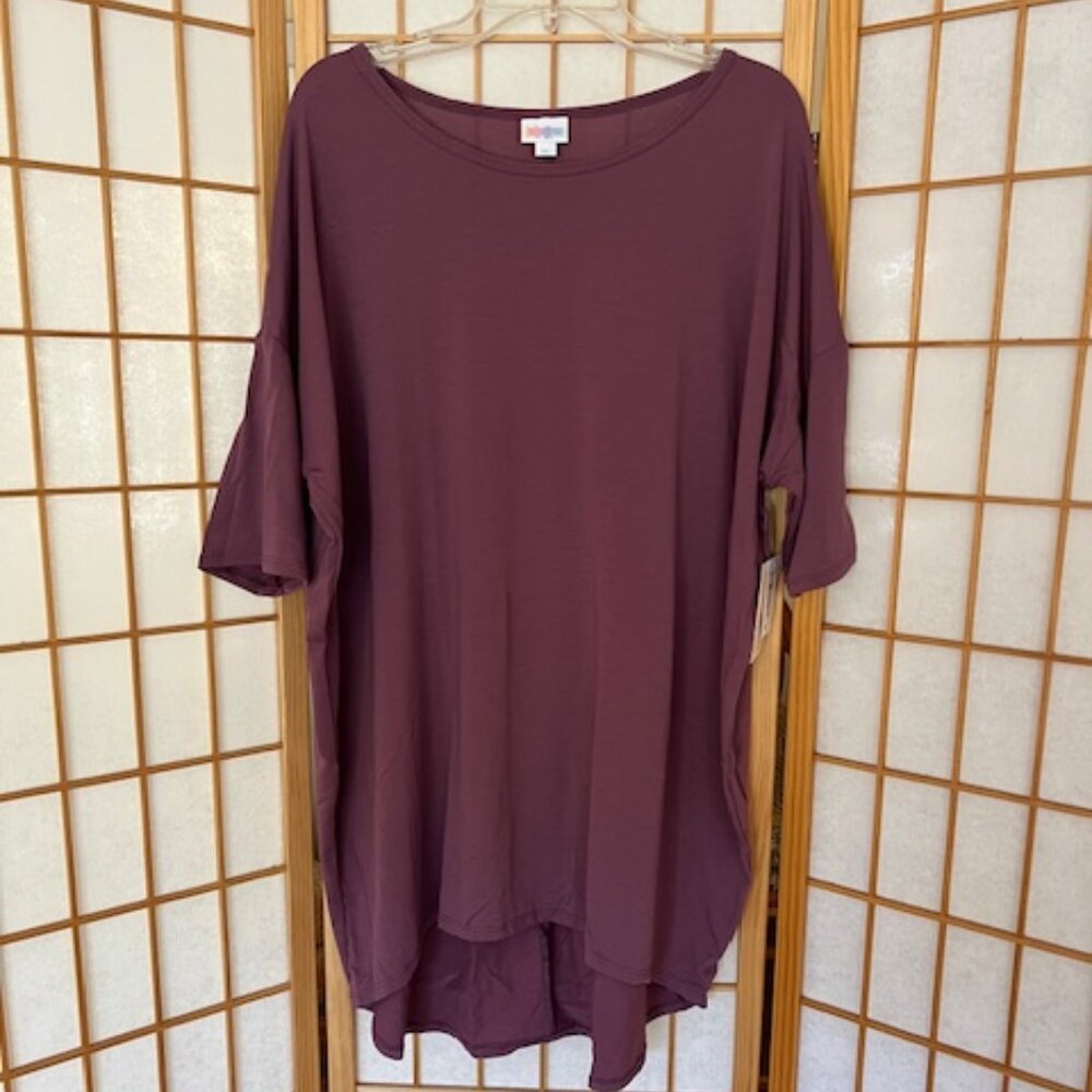 LuLaRoe Shirt. Irma. XL. Maroon